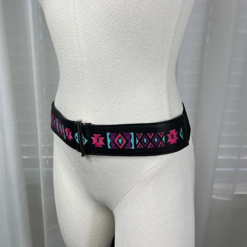 Womens Black Leather Embroidered Southwestern‎ Elastic Waist Belt M Festival USA